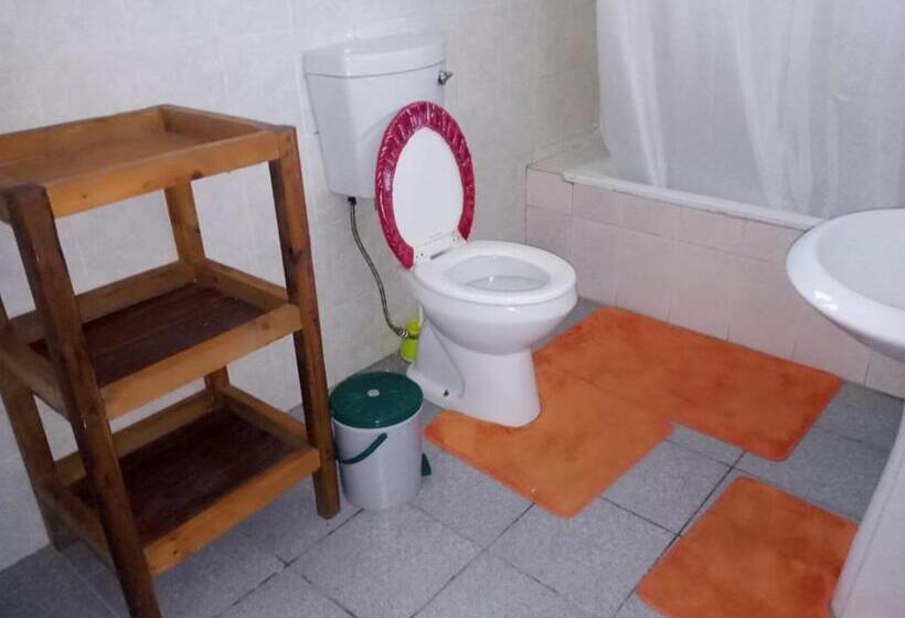 اتاق استاندارد, Landa's Guest House