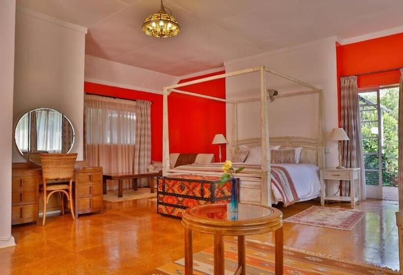 Deluxe Suite King Bed, Zereniti House
