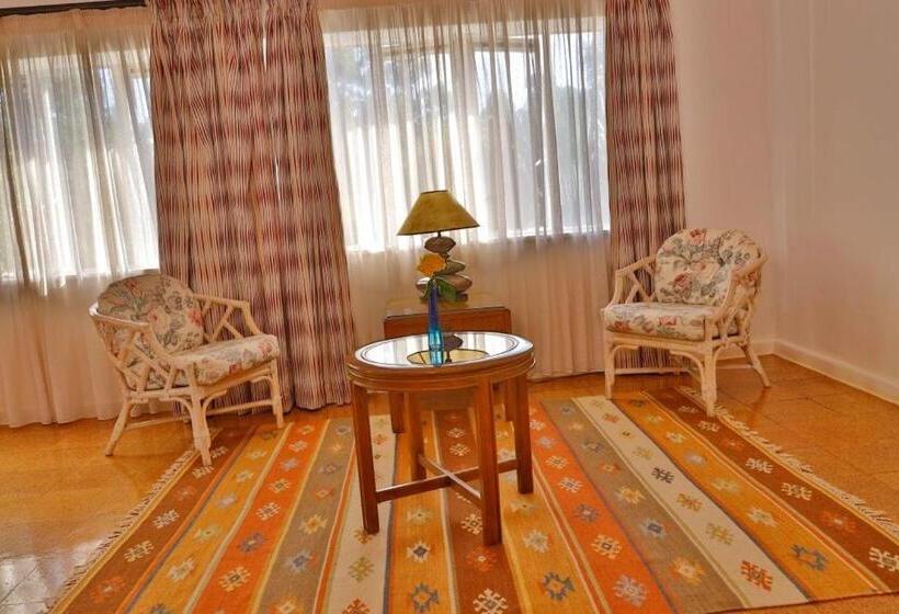 Deluxe Suite King Bed, Zereniti House