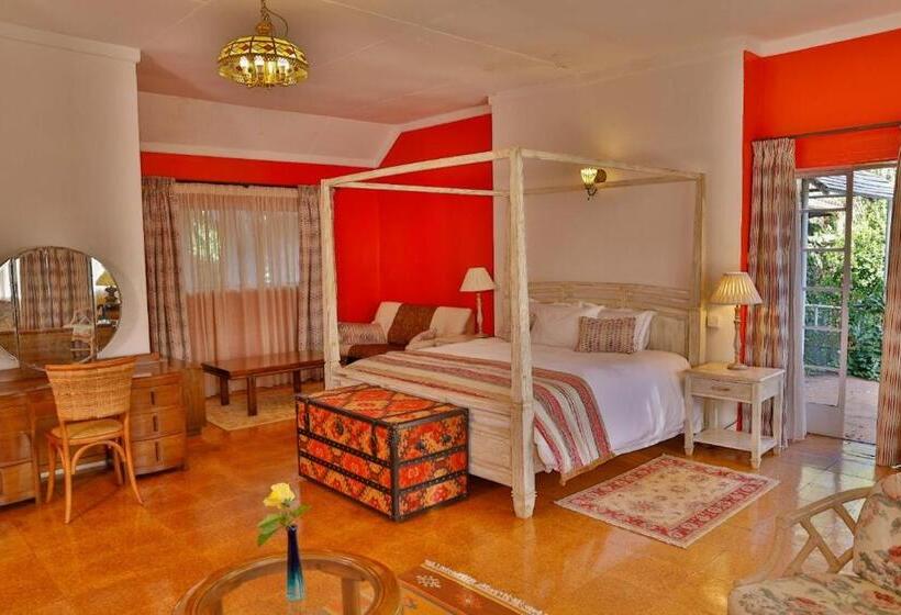 Deluxe Suite King Bed, Zereniti House