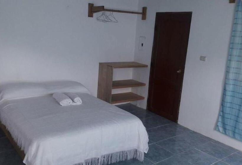 اتاق استاندارد سه نفره, Hospedaje Sarita