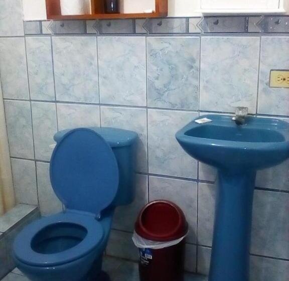 اتاق استاندارد سه نفره, Hospedaje Sarita