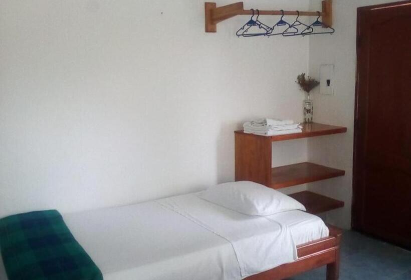 اتاق استاندارد سه نفره, Hospedaje Sarita