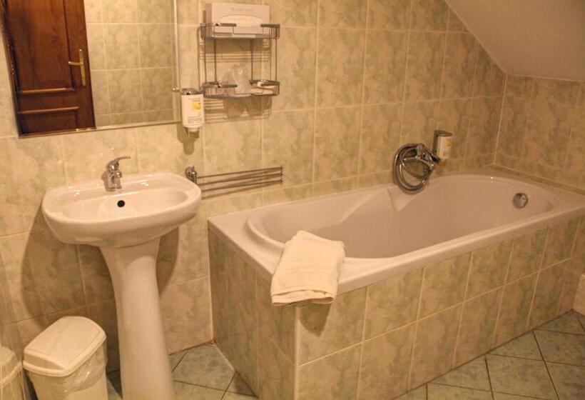 اتاق استاندارد با چشم‌انداز باغ, Birdie Pension & Wellness