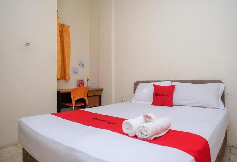 اتاق استاندارد, Reddoorz Near Jalan Wolter Monginsidi Manado