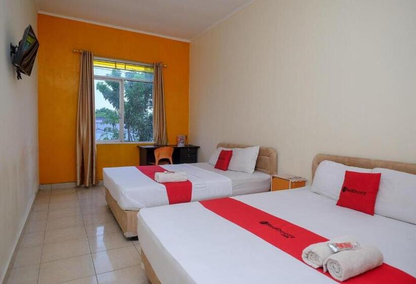 اتاق خانوادگی, Reddoorz Near Jalan Wolter Monginsidi Manado
