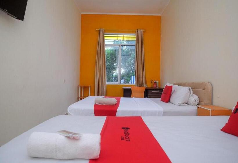 اتاق خانوادگی, Reddoorz Near Jalan Wolter Monginsidi Manado