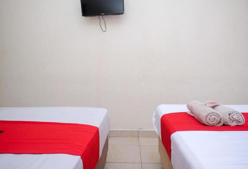 اتاق خانوادگی, Reddoorz Near Jalan Wolter Monginsidi Manado
