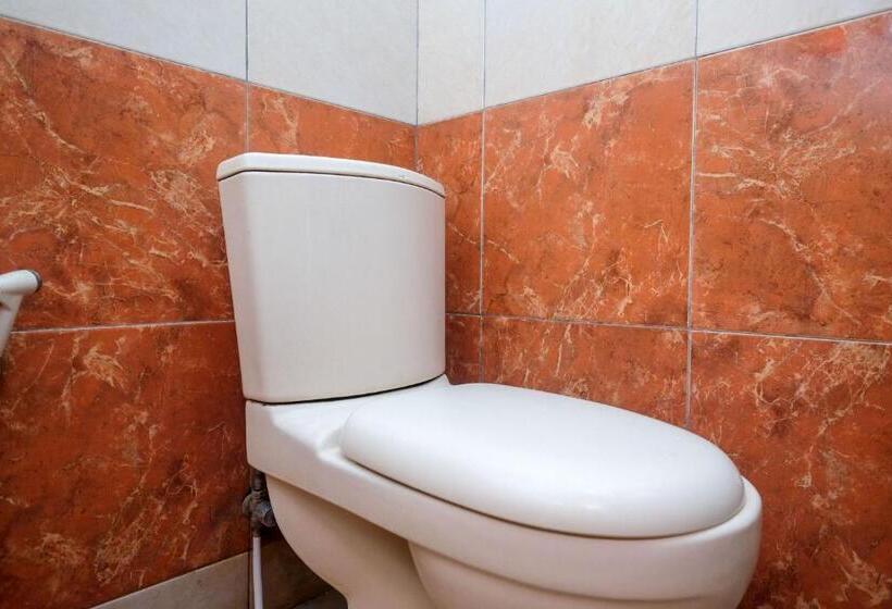 اتاق خانوادگی, Reddoorz Near Jalan Wolter Monginsidi Manado