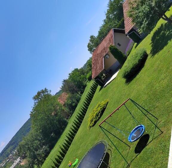 استودیوی استاندارد, Garden 022