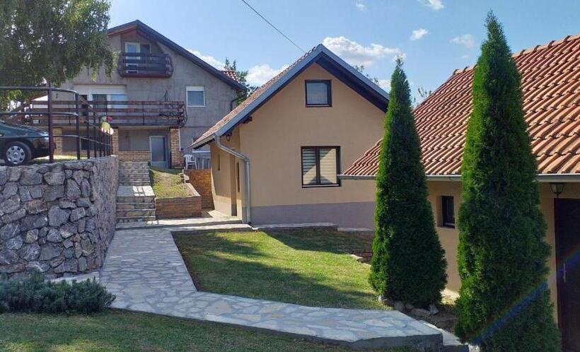 استودیوی استاندارد, Garden 022