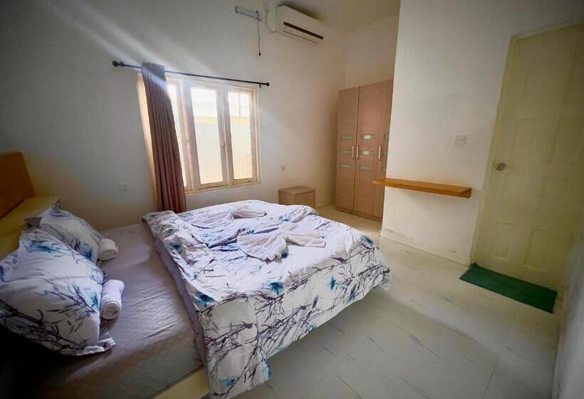 اتاق اکونومی یک تخته, Surf Yoga Camp