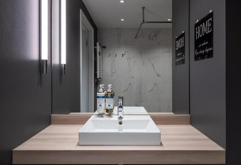 سوییت جونیور, Numa I Stark Rooms & Apartments