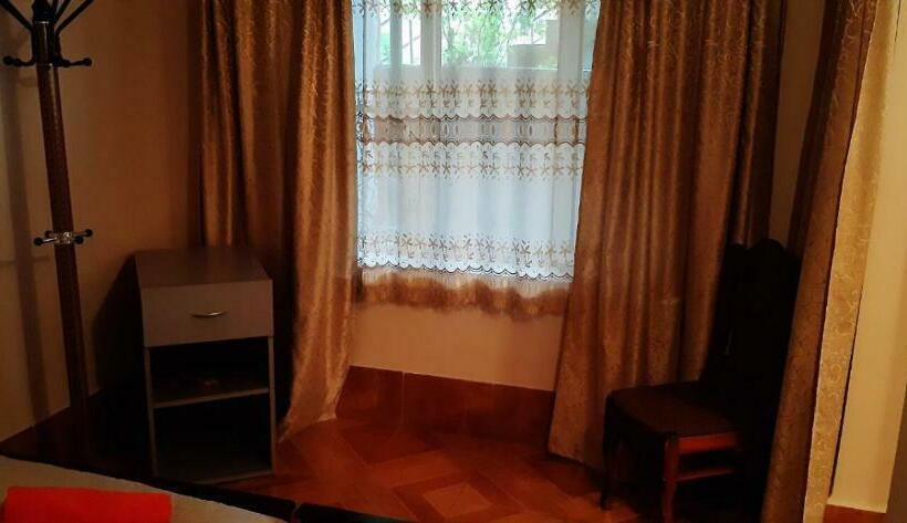اتاق استاندارد, Luiza