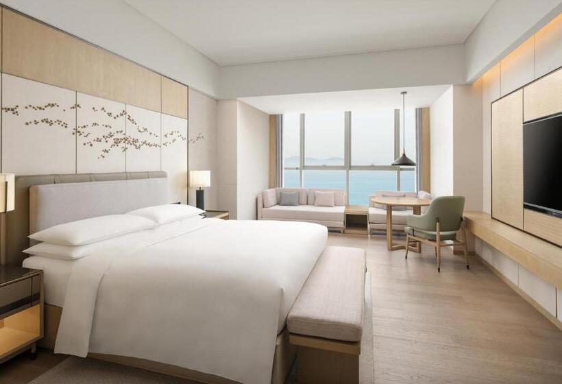 Club Room King Bed, Yantai Marriott