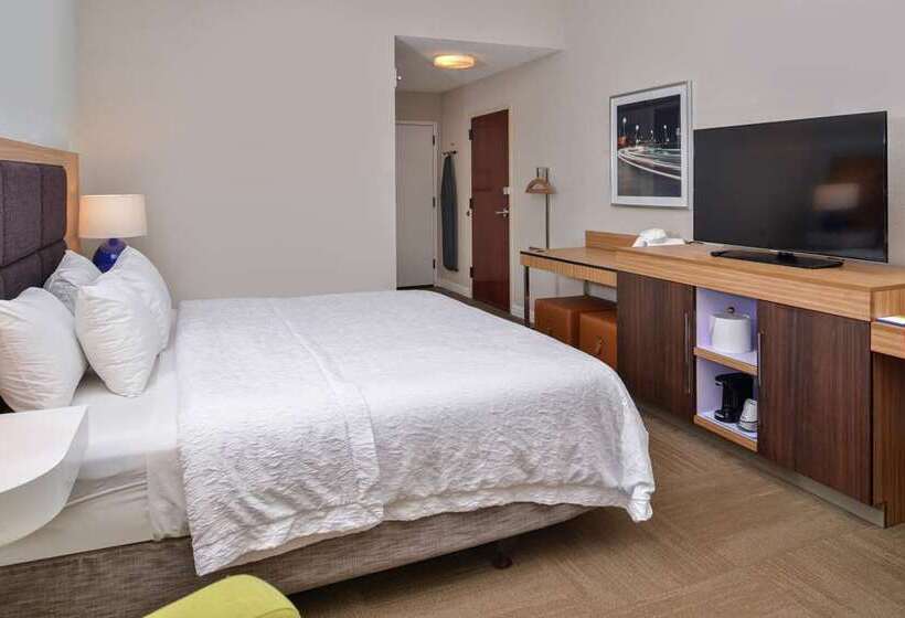 اتاق استاندارد برای معلولان, Hampton Inn Champaign Southwest