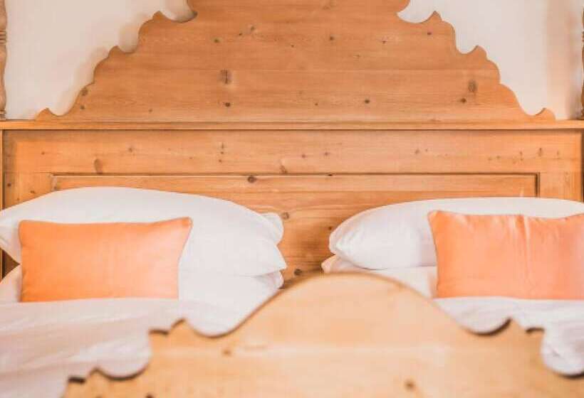 اتاق استاندارد با سرویس بهداشتی مشترک, Berghotel Altes Wallberghaus