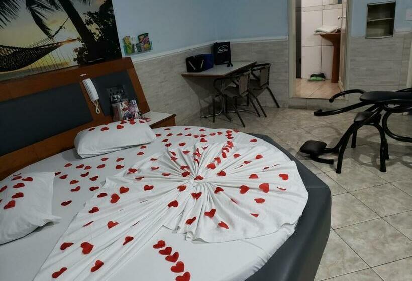 استودیوی استاندارد, Motel Mont Blanc Gru