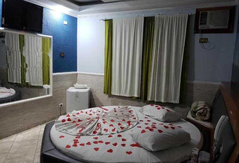 استودیوی استاندارد, Motel Mont Blanc Gru