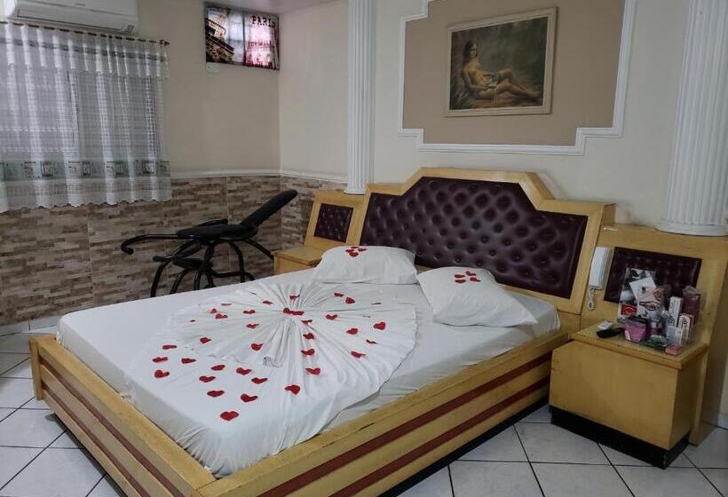 استودیوی سوپریور, Motel Mont Blanc Gru