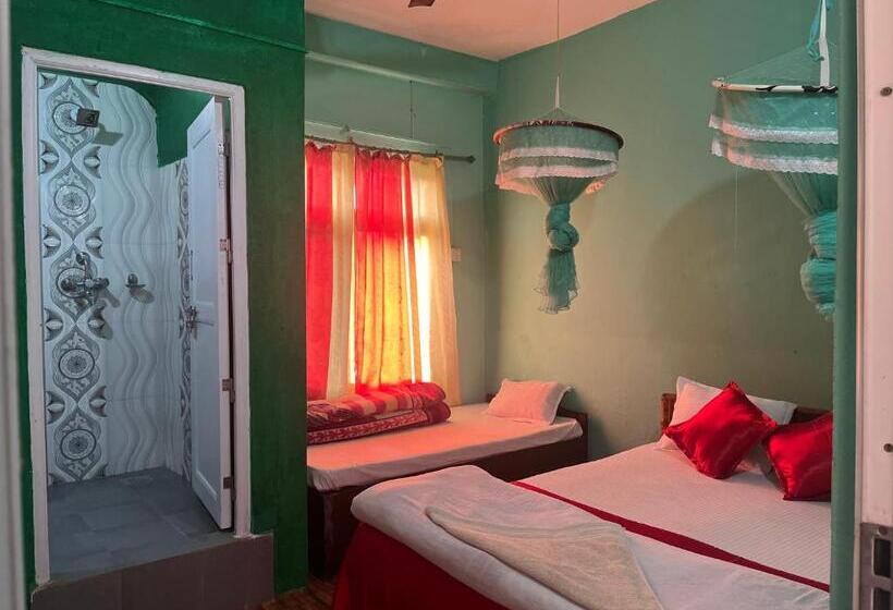 اتاق ساده سه‌ نفره, Tiger Corner Inn Homestay