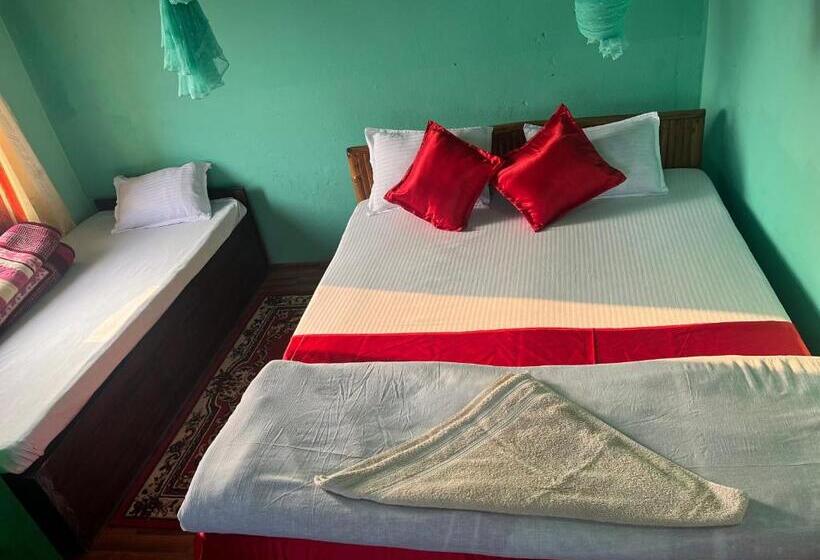 اتاق ساده سه‌ نفره, Tiger Corner Inn Homestay