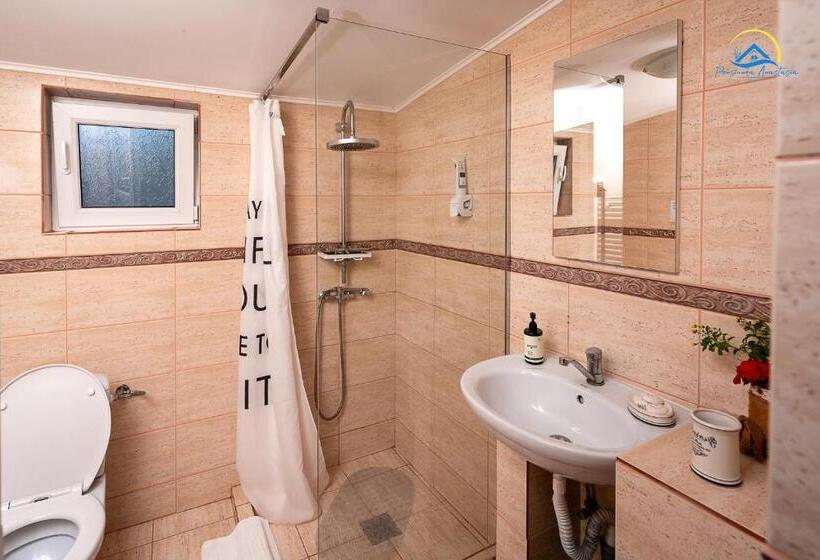 اتاق راحتی سه تخته, Complex Turistic Casa Anastasia