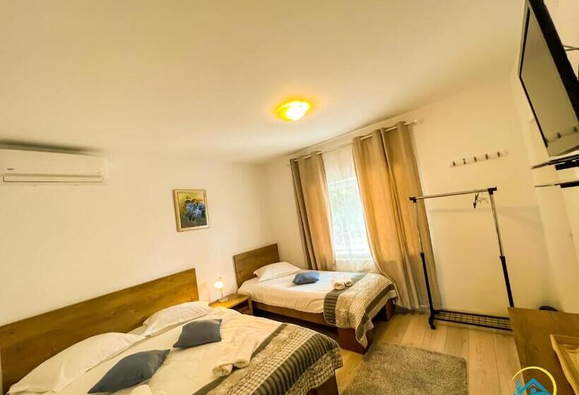 اتاق راحتی سه تخته, Complex Turistic Casa Anastasia