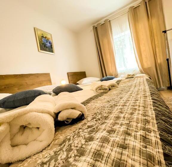 اتاق راحتی سه تخته, Complex Turistic Casa Anastasia