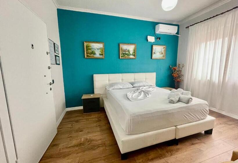 اتاق اکونومی, Central Room Private Entry And Bathroom