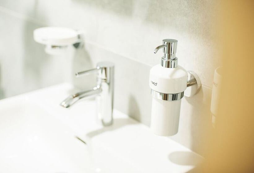 اتاق استاندارد برای معلولان, Penzión & Wellness Meridiana Bojnice Rezort