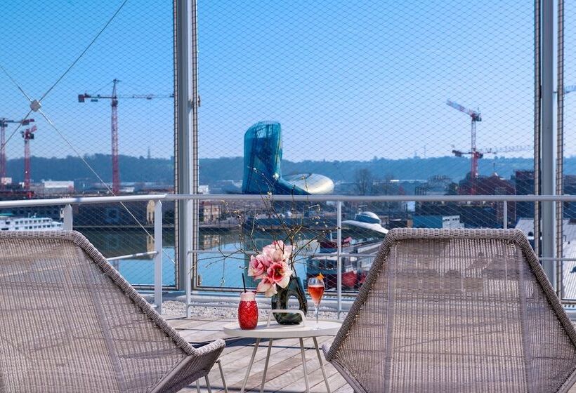 سوئیت با چشم‌انداز, Radisson Blu Hotel Bordeaux