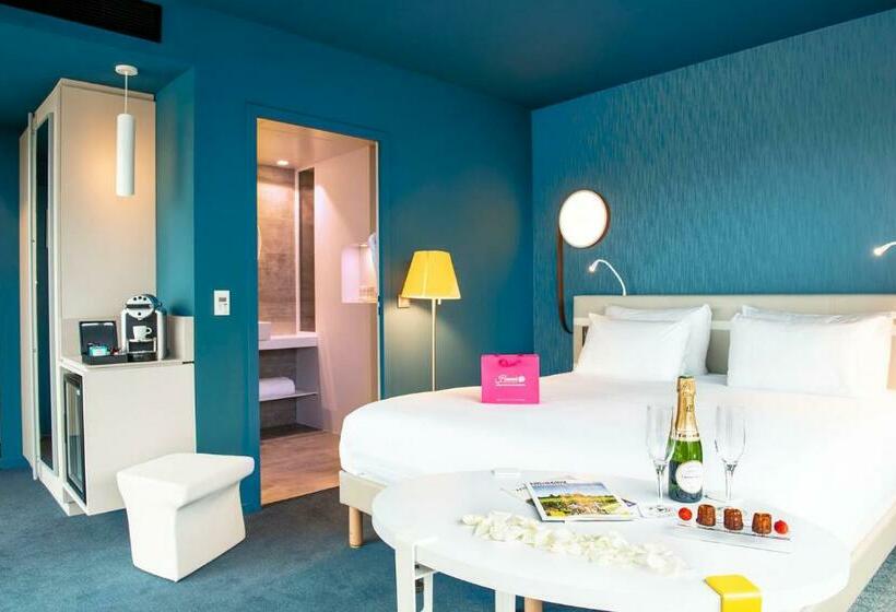 اتاق استاندارد با چشم‌انداز, Radisson Blu Hotel Bordeaux