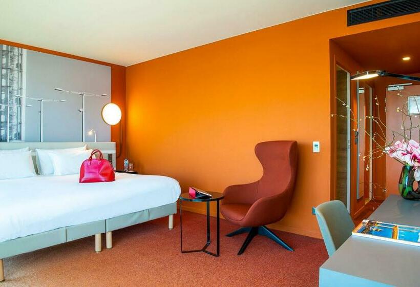 اتاق سوپریور با چشم‌انداز, Radisson Blu Hotel Bordeaux