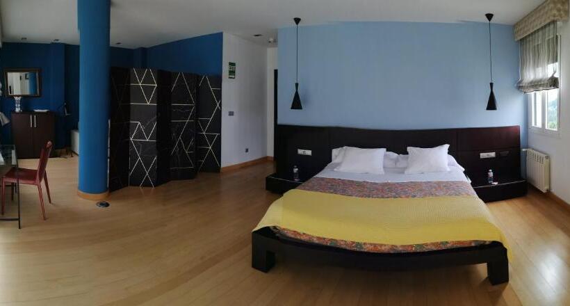سوئیت با وان آب گرم, Pension Suite Camino Norte
