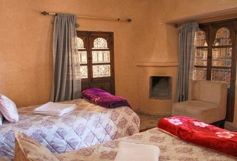 اتاق استاندارد چهار تخته, Riad Malak