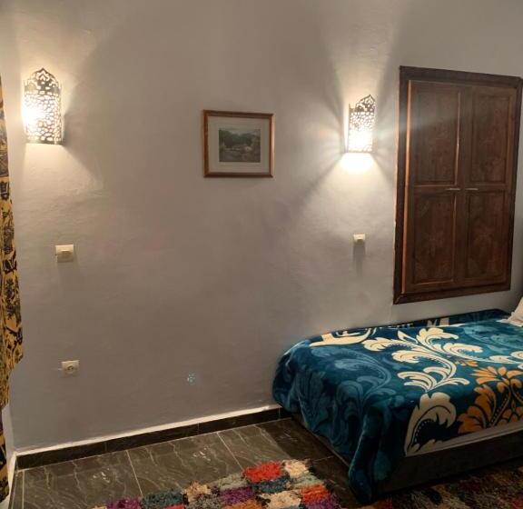 اتاق کلاسیک چهارنفره, Riad Malak