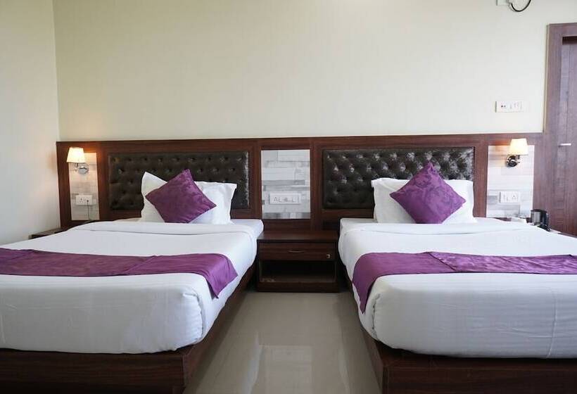اتاق لوکس, Pemaling Lords Eco Inn Guwahati