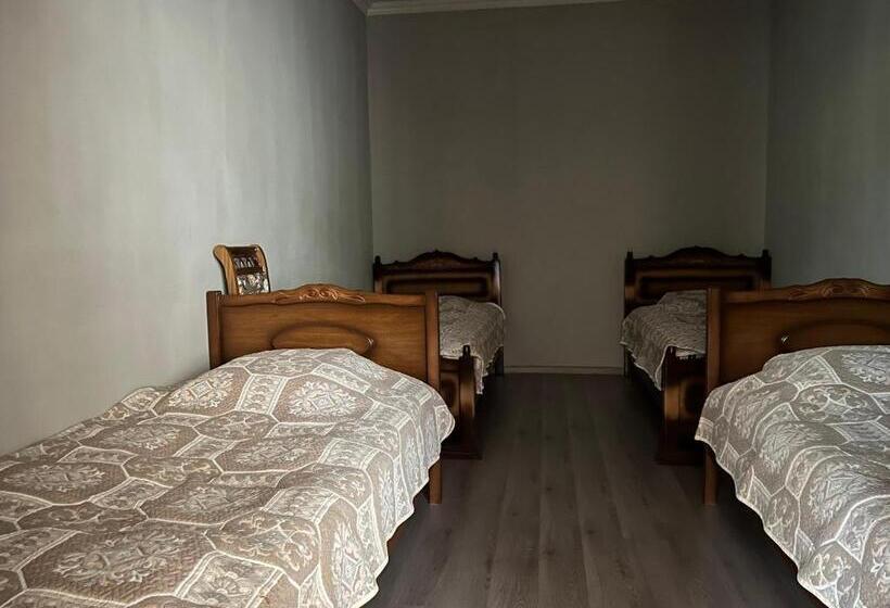 اتاق کلاسیک سه تخته, Igor Bed And Breakfast