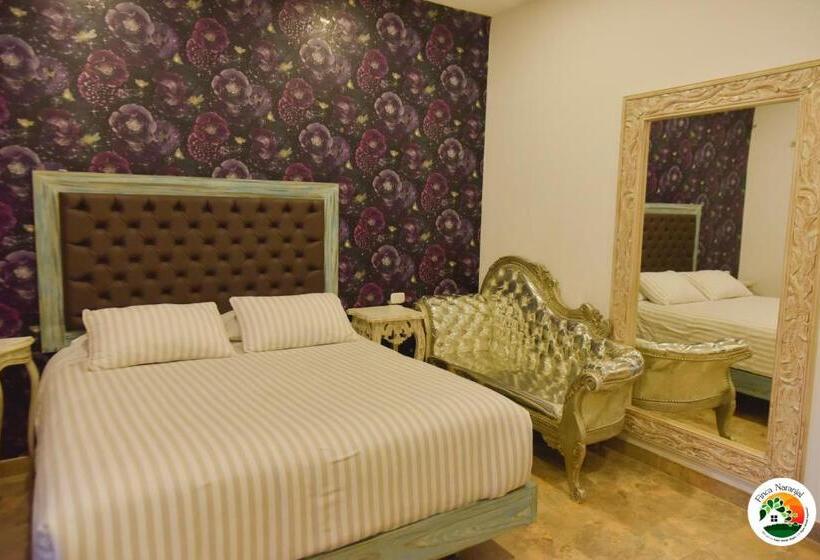 اتاق لوکس با بالکن, Finca Naranjal