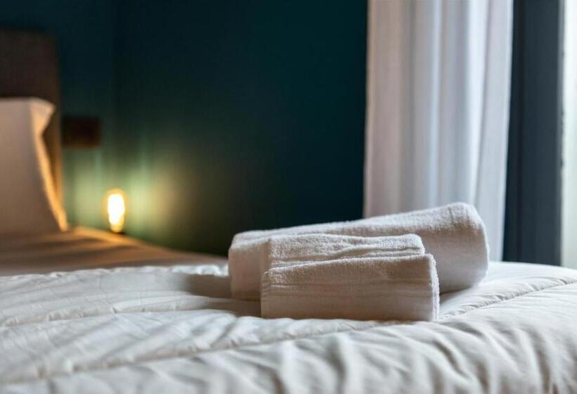 اتاق استاندارد سه نفره, Co.sleep