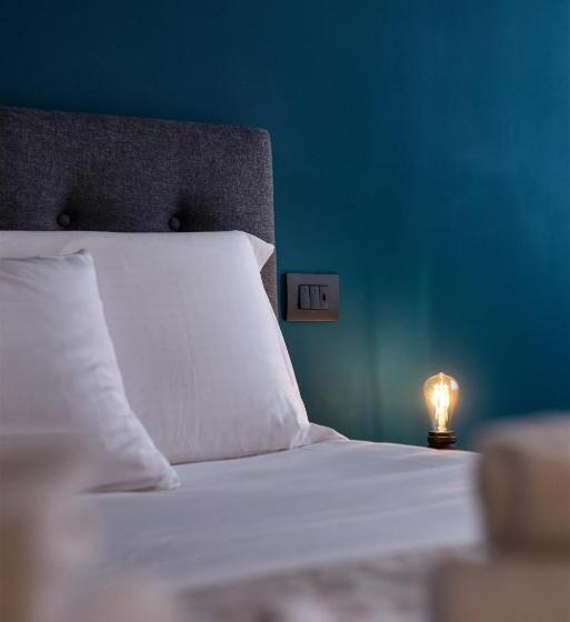 اتاق استاندارد سه نفره, Co.sleep