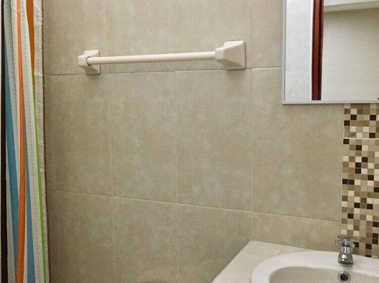 חדר סטנדרט לשלושה, El Nopal