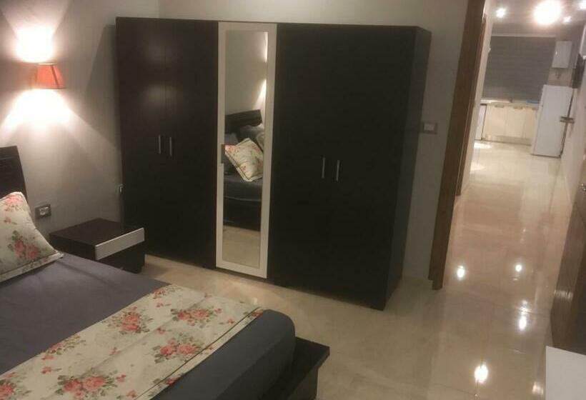 آپارتمان 1 خوابه با بالکن, London House