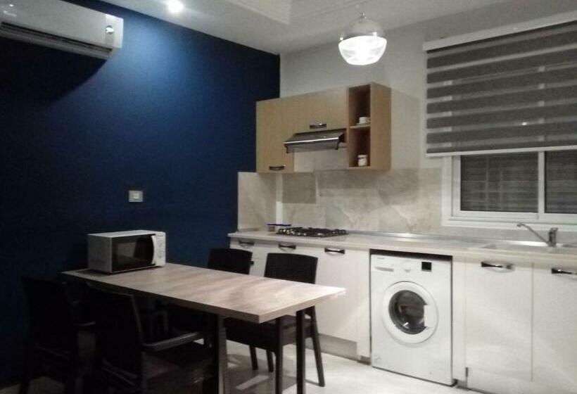 آپارتمان 1 خوابه با بالکن, London House