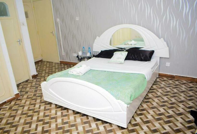 اتاق استاندارد با سرویس بهداشتی مشترک, Kenya Inn