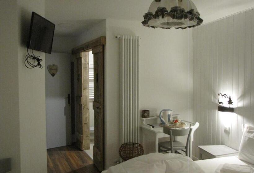 اتاق راحتی سه تخته, La Molinela B&b