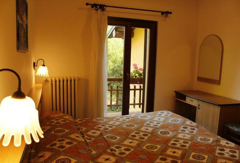 اتاق استاندارد با بالکن, Albergo Ristorante Le Fontane