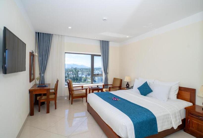 اتاق استاندارد با تخت بزرگ, Navy Hotel Cam Ranh