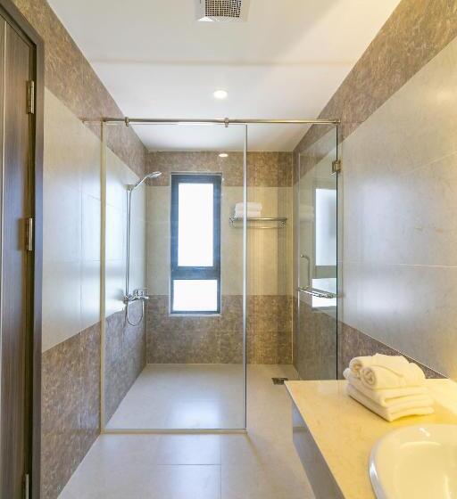 اتاق لوکس با چشم‌انداز دریا, Navy Hotel Cam Ranh